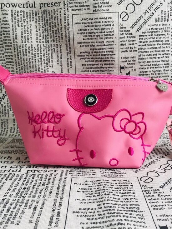 Hello Kitty Handbags - Hello Kitty MAKEUP BAG